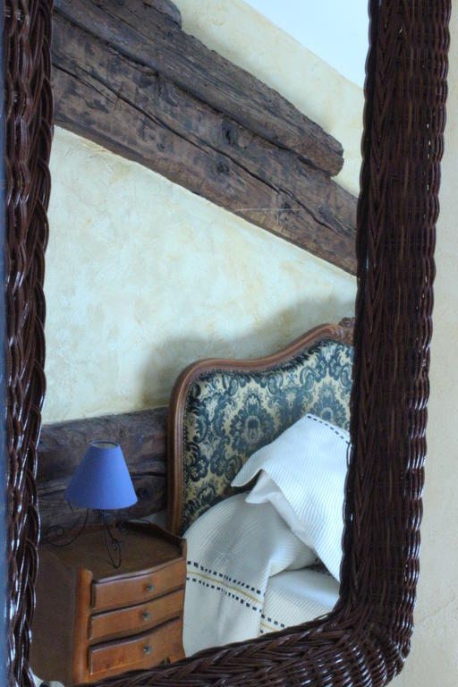 L'Oustal De L'Annetta Chambres Et Tables D'Hotes Comus Rum bild