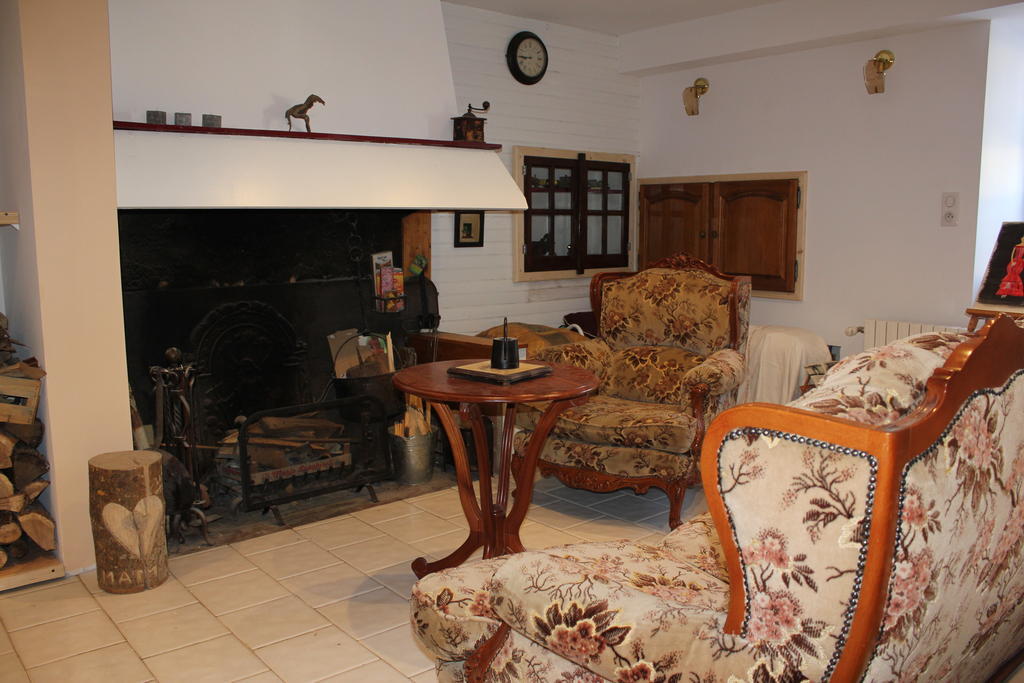 L'Oustal De L'Annetta Chambres Et Tables D'Hotes Comus Exteriör bild