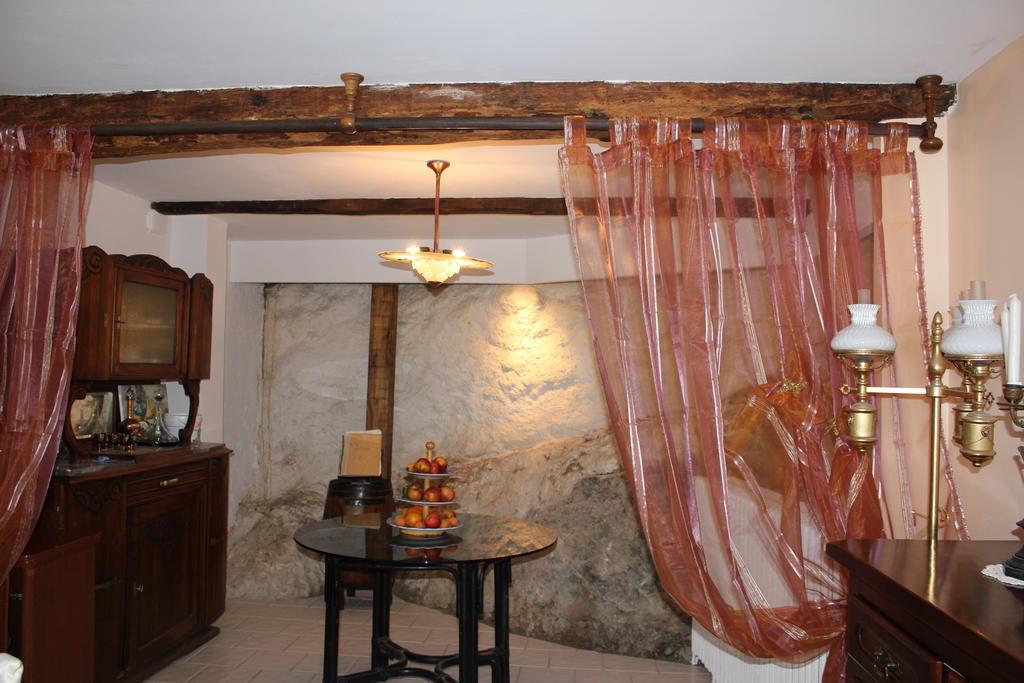 L'Oustal De L'Annetta Chambres Et Tables D'Hotes Comus Exteriör bild